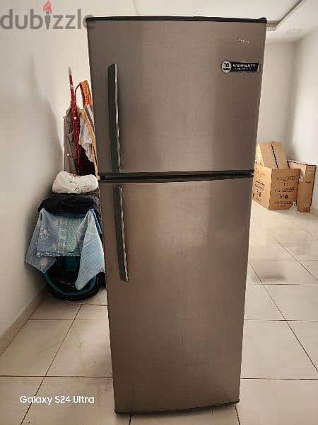 selling refrigerator 0