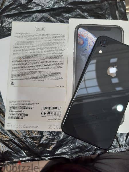 I phone XR  128 gb 2