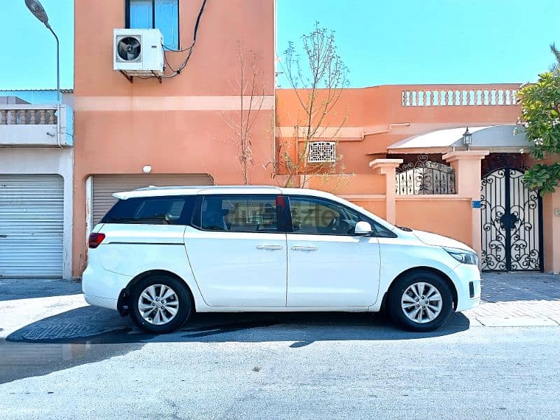 Kia Carnival Grand 2016 V6 3.3L 8 Seater Space wagon type For Sale 2