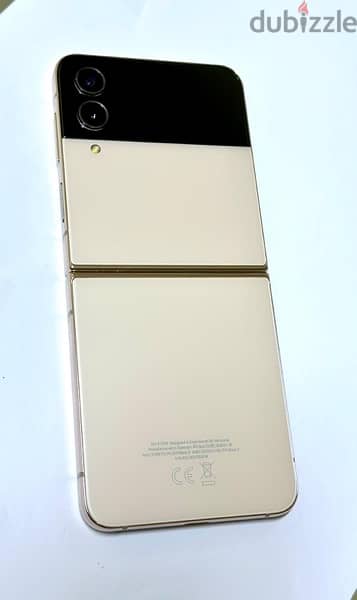 Samsung Z Flip4 2