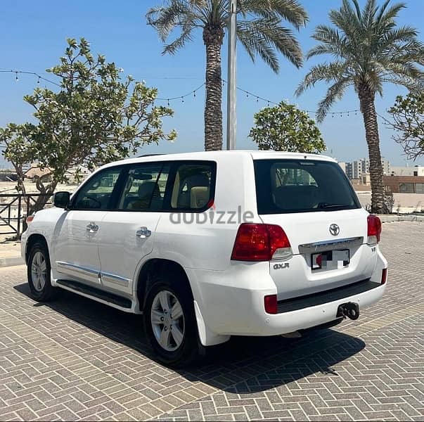 Toyota Land Cruiser GX-R 2014 3