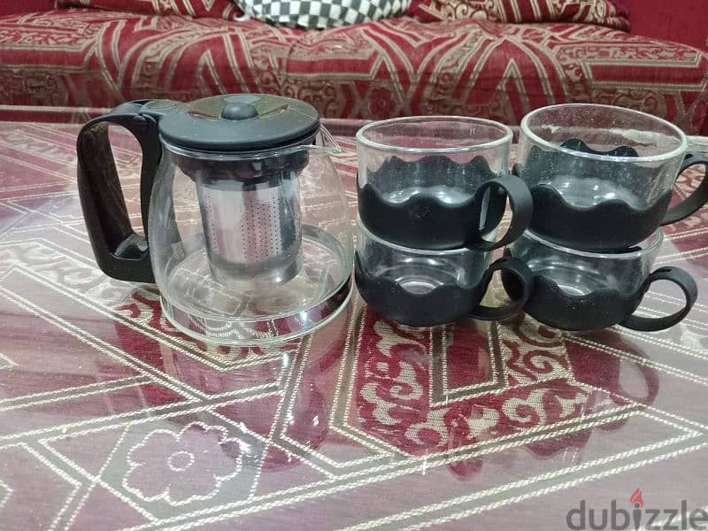 one kettle 4 cups 1