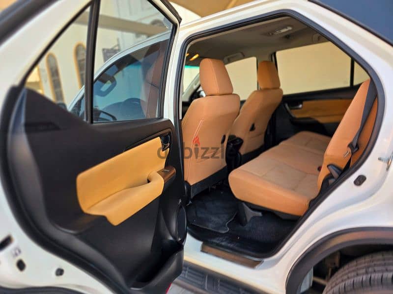 Toyota Fortuner 2.7L 2019 Zero Accident Excellent condition SUV 6