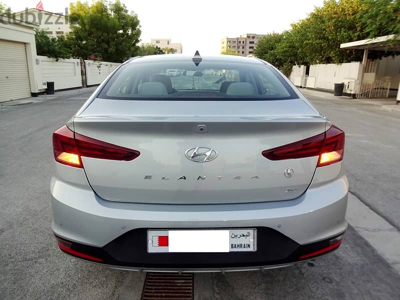 Hyundai Elantra 2.0 L 2020 Silver Single User Bahrain Car Zero Acciden 1