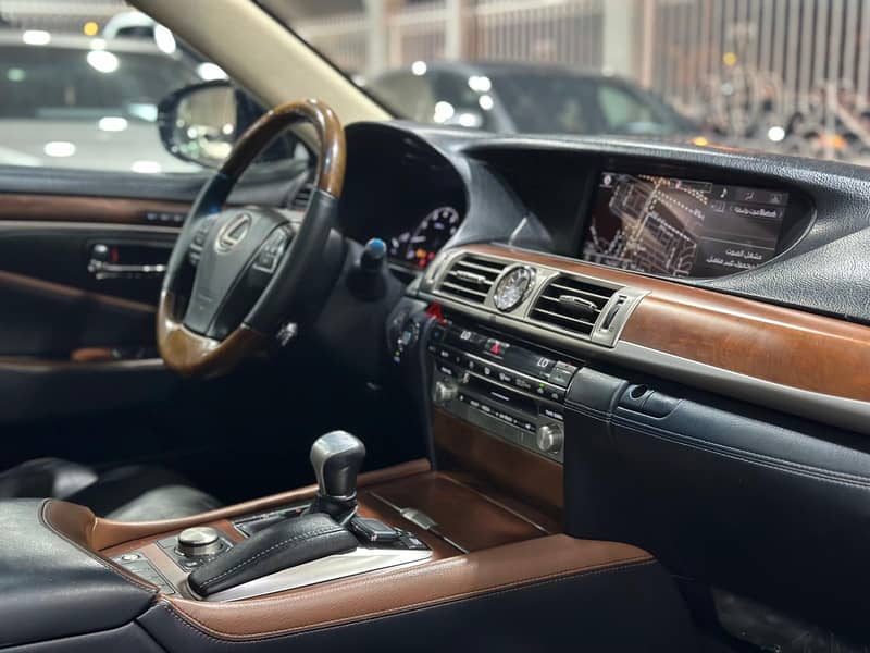 Lexus LS-Series 2015 3