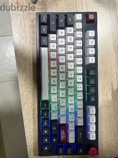 للبيع كيبورد custom th80 pro
Keycaps من akko 0