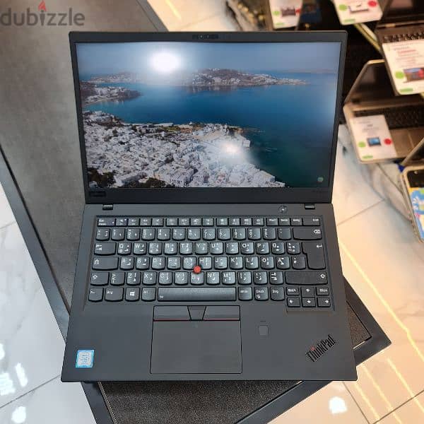 Lenovo Thinkpad X1 Carbon G6
Core i7-8th Gen 1