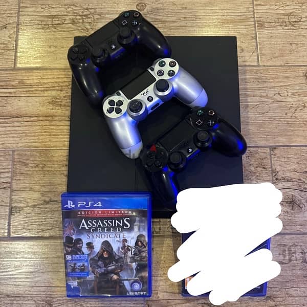 PS4 1TB 3 Controllers 2 Games 1