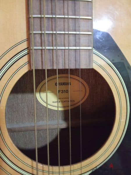 guitar Yamaha 1