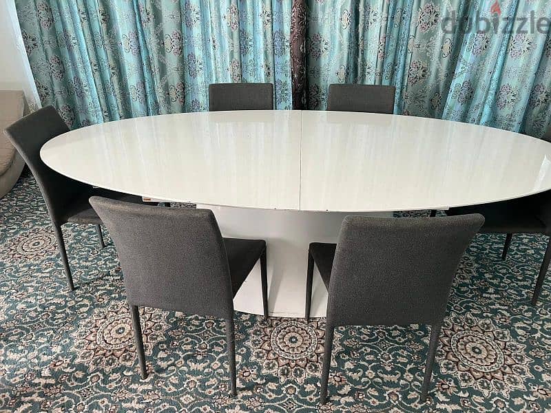 Branded Dinning table for sale 0