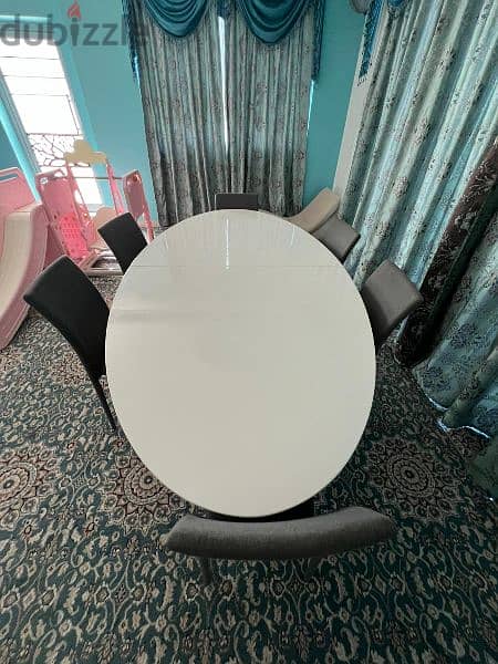 Branded Dinning table for sale 1