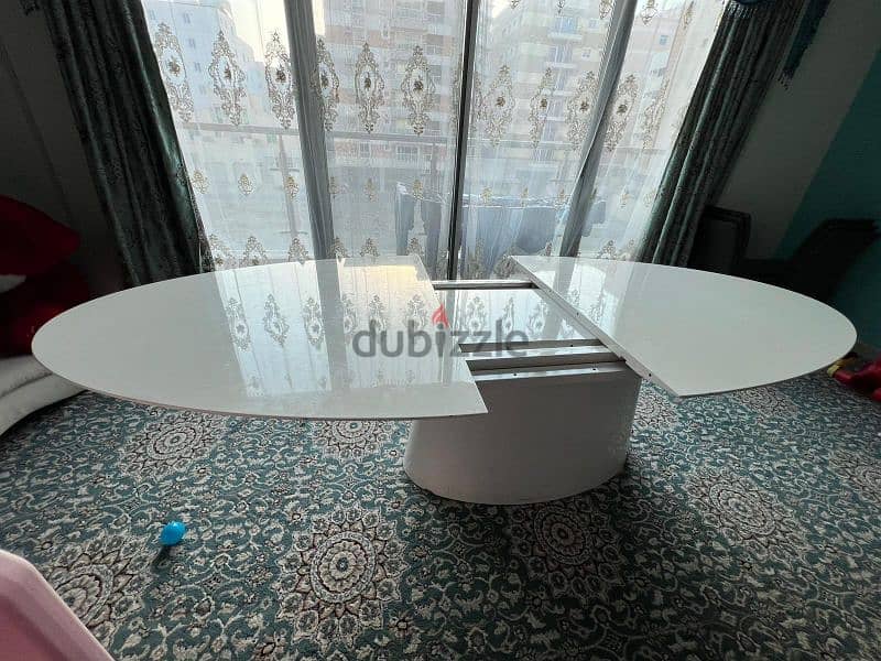 Branded Dinning table for sale 2