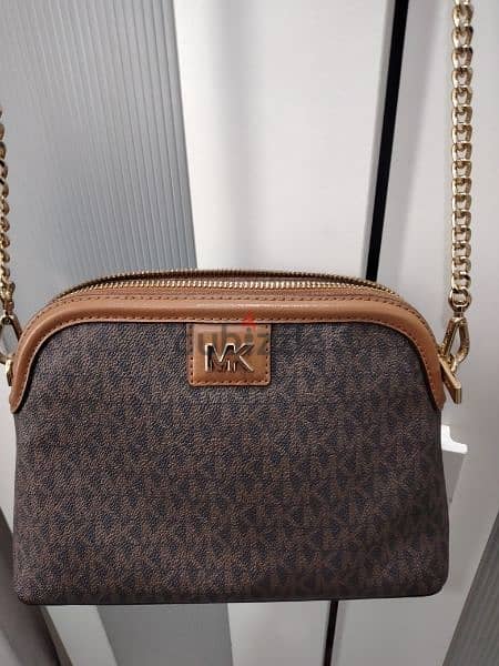 ORIGINAL MICHAEL KORS SLING BAG 1