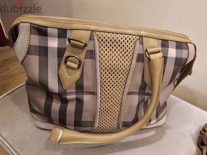 Burberry Handbag (DAMAGED STRAP) 1