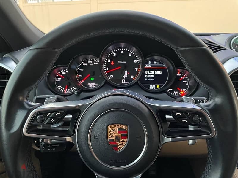 Porsche 2016 | 66620023 6