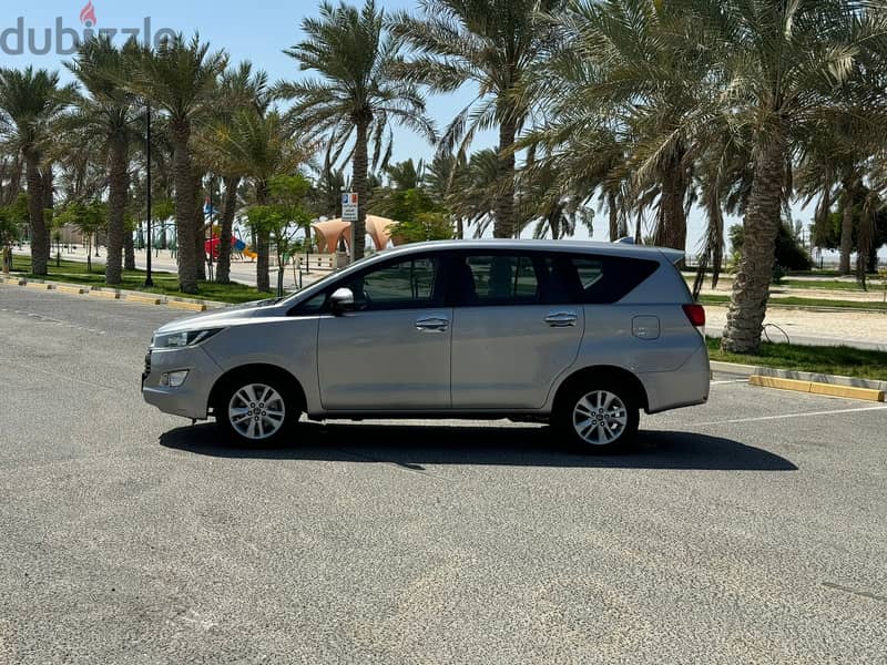 Toyota Innova 2016 silver 1