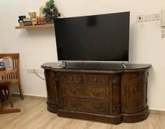 Strong antique TV unit stand for sale for 28 bd. Call:39219717 0