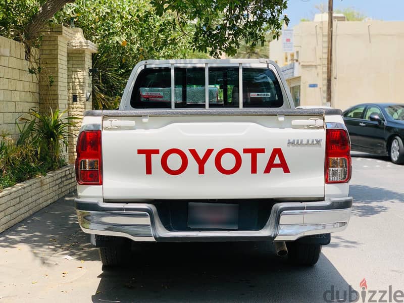 TOYOTA HILUX DOUBLE CABIN PICKUP 2021 MODEL SINGLE OWNER 33239169 4