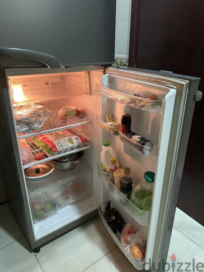 MINT CONDITION Double Door Daewoo Fridge for Sale! Perfect Condition, 4