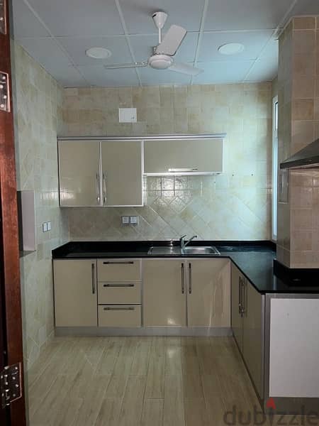 Flat for rent - behind Airport and nearby Busaiteen 3