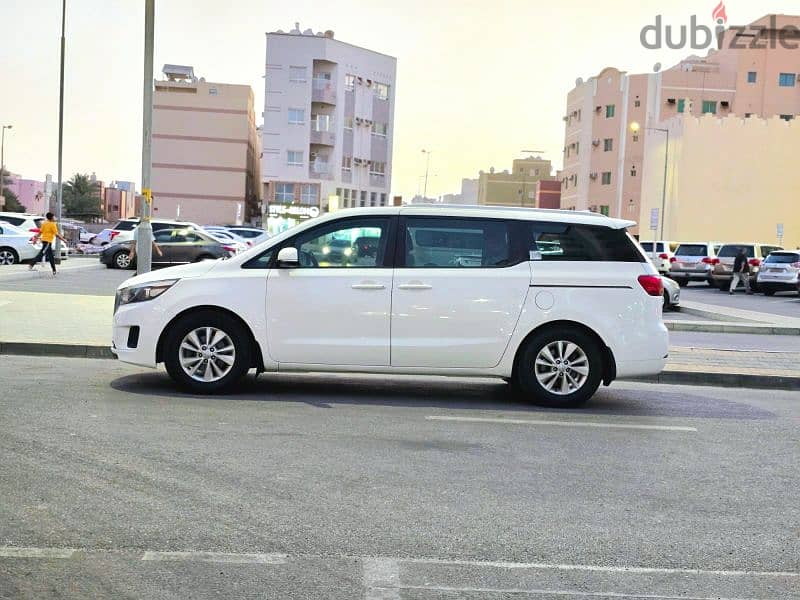 Kia Carnival 2016 V6 3.3L 8 Seater Single Owned Van Type car For Sale 5