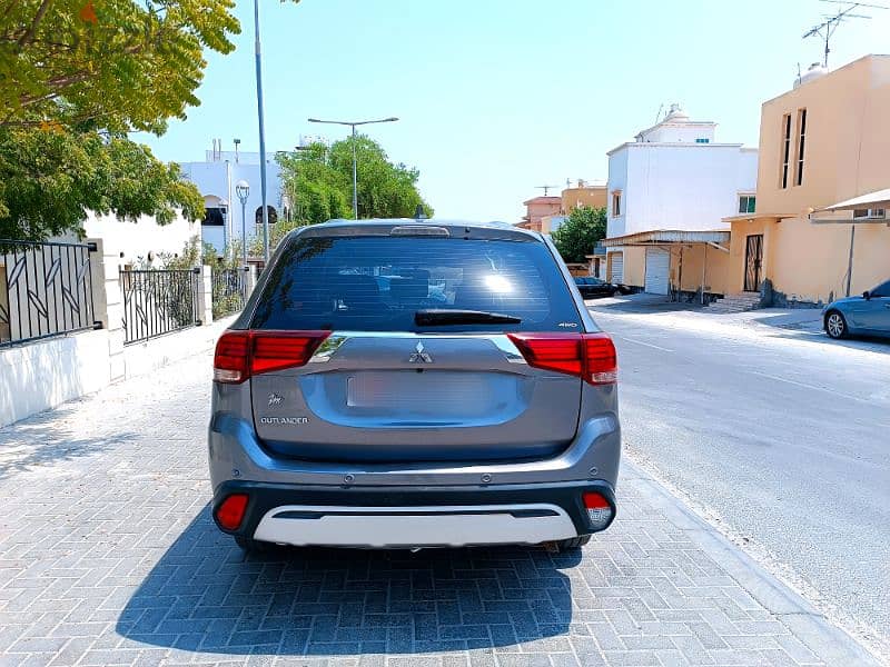 Mitsubishi Outlander 2019 2.4L NON ACCIDENT 5 Seater SUV for Sale 3