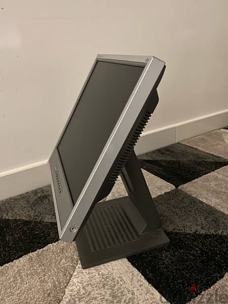 For sale is a computer screen 0