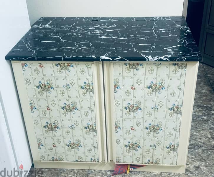 kitchen cabinet with marble 1