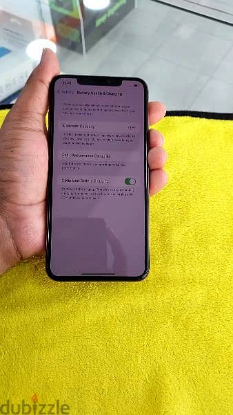 iPhone XS Max 64GB 90% battery health 3