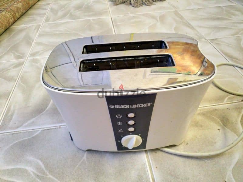 electric toaster + single electric hot plate 9