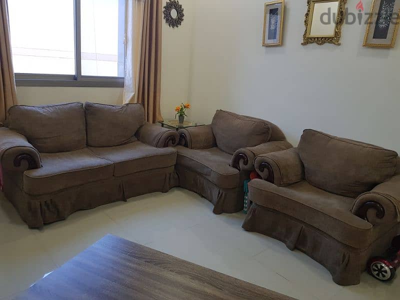 5 seater sofa good condition 2