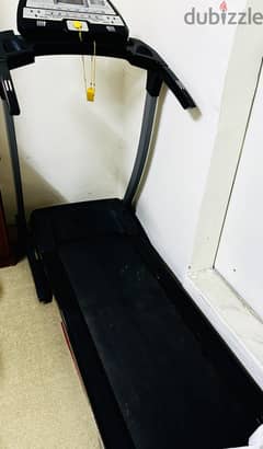 Second hand home used treadmill available for sale