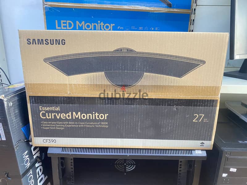 Samsung 27"inch Curved Monitor HDMI Full HD With Box 75 BHD Only 0