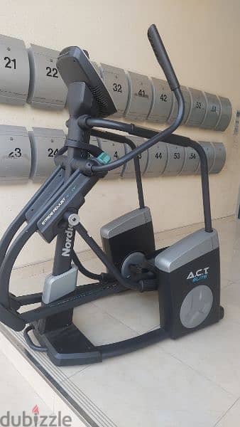 nodertrack heavy duty cross trainer 220bd 1