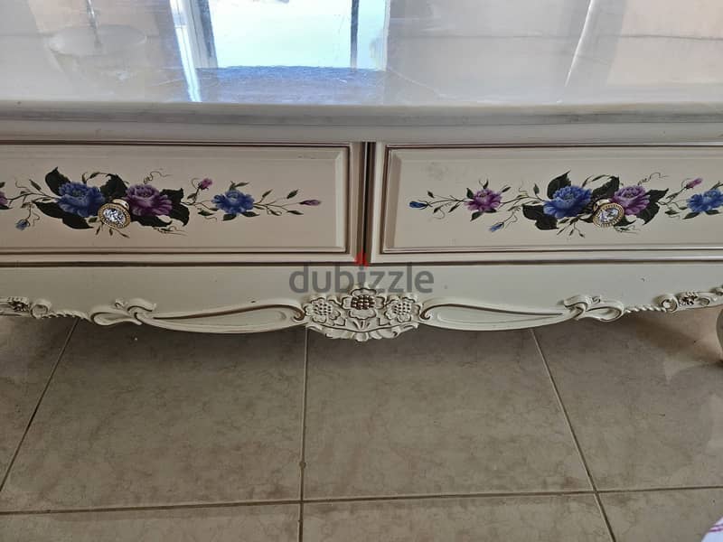 Amazing Centre Table for sell 2