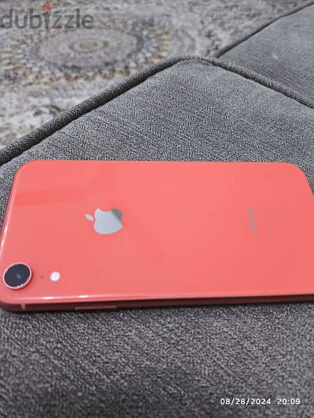 128gb IPhone XR Mint Condition 9