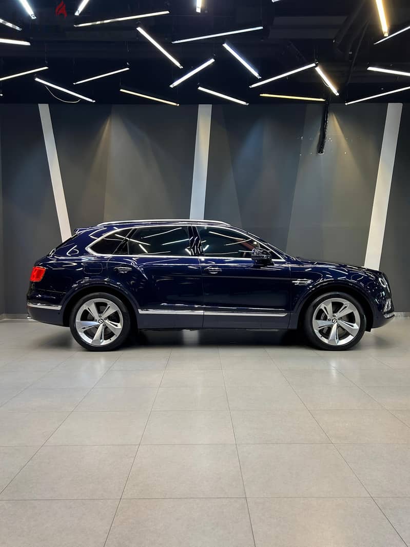 Bentley Bentayga 2018 1