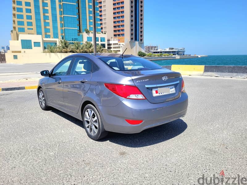 Hyundai Accent 2017-with Sunroof 3