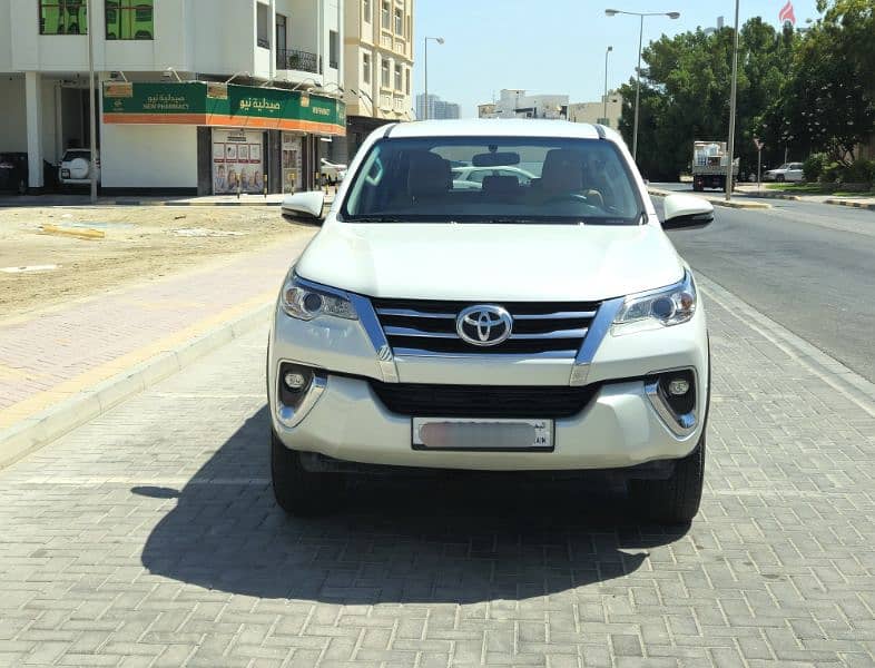 TOYOTA FORTUNER 2019 EXCELLENT CONDITION 7 SEATER SUV 1