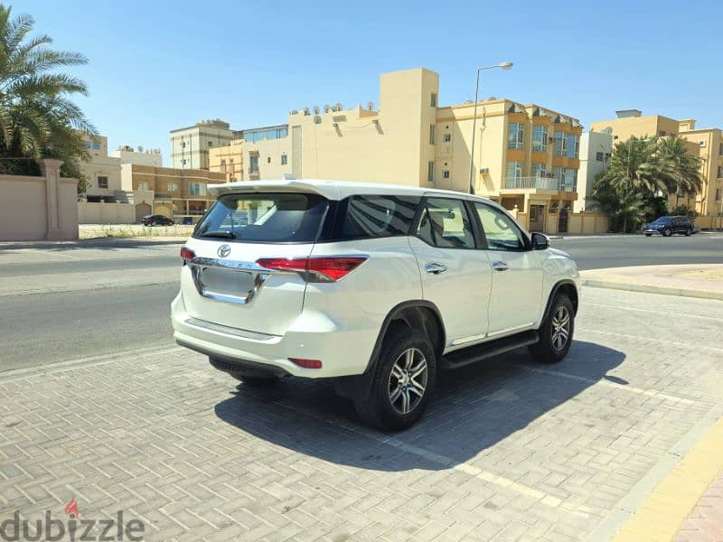 TOYOTA FORTUNER 2019 EXCELLENT CONDITION 7 SEATER SUV 3