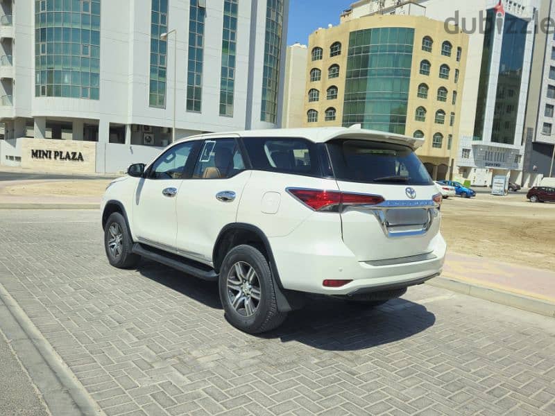 TOYOTA FORTUNER 2019 EXCELLENT CONDITION 7 SEATER SUV 5