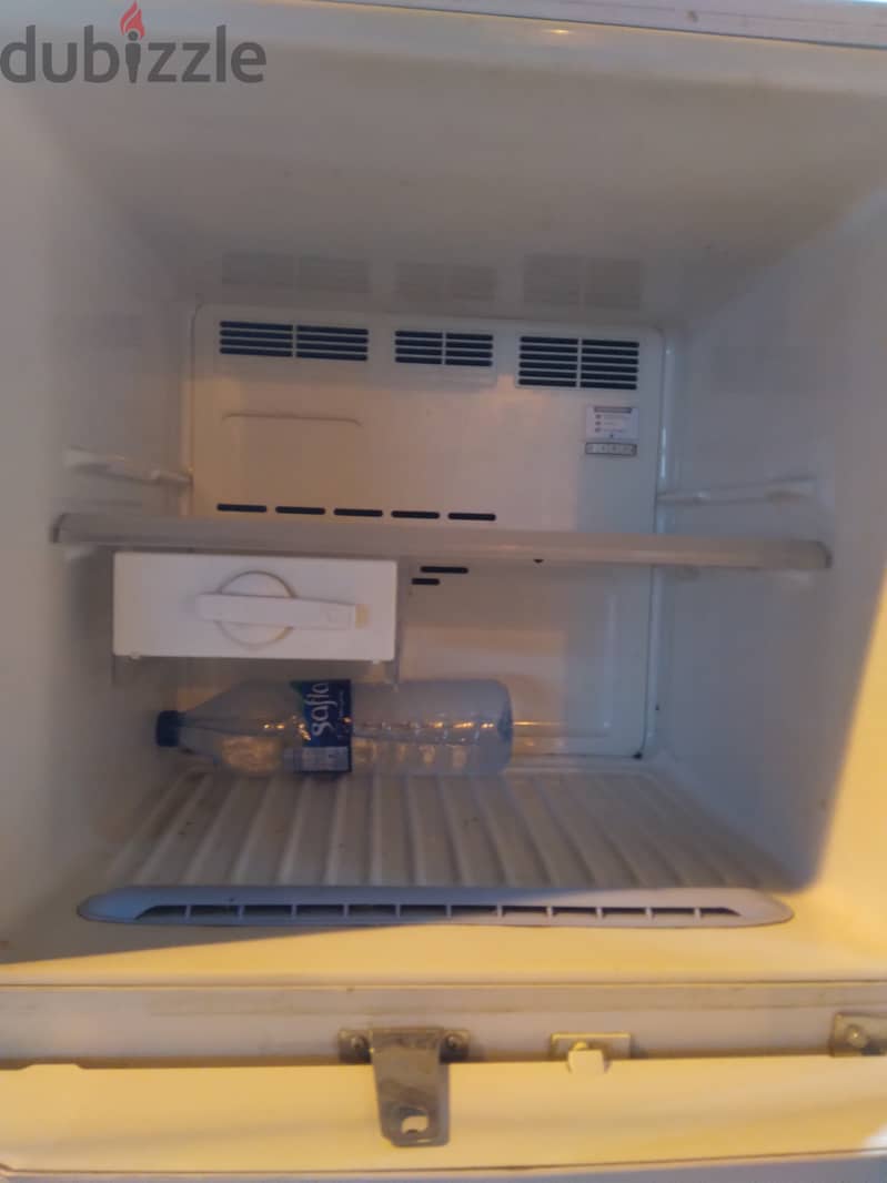 Large LG Fridge 4