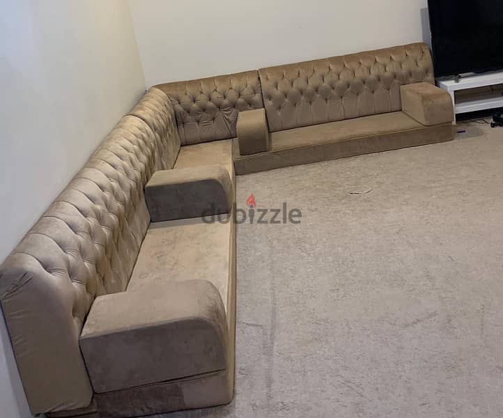 Arabic Sofa جلسة عربية نظيفة وممتازة…. 10 متر 1