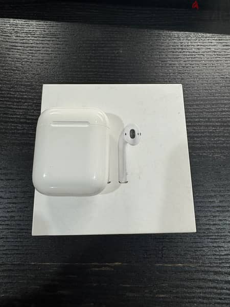 Apple Air Pods Original 2nd Generation  Perfect Condition 2