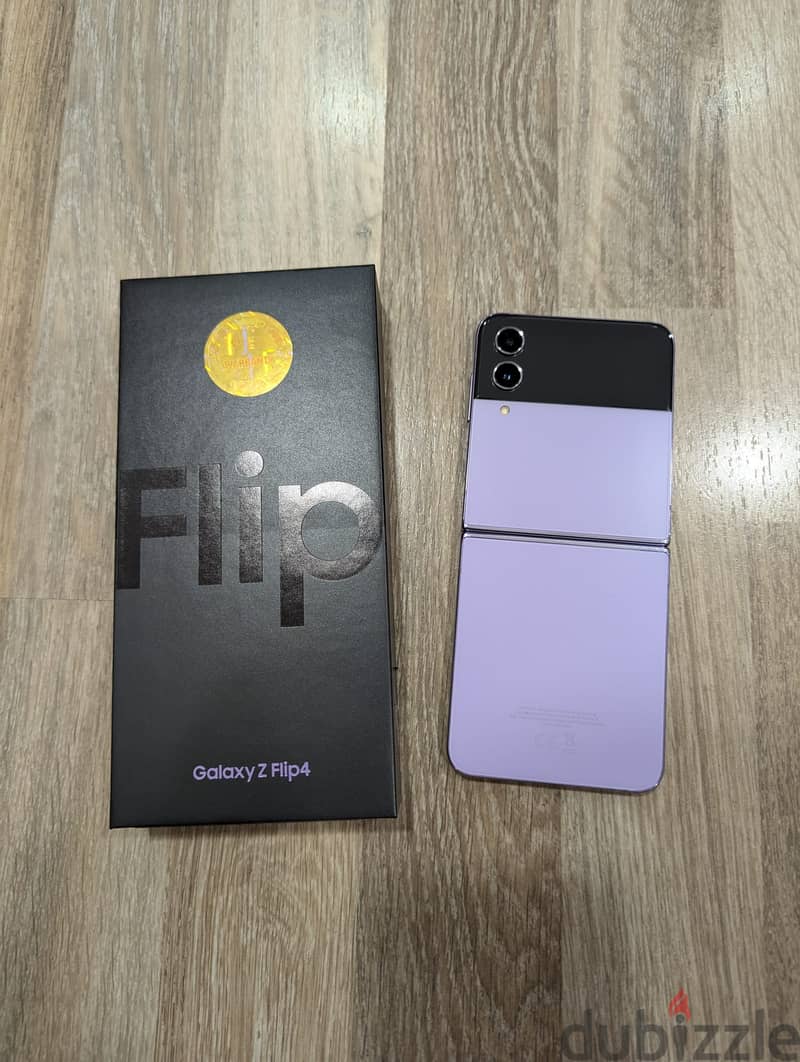 Samsung Z Flip 4 - Purple 2