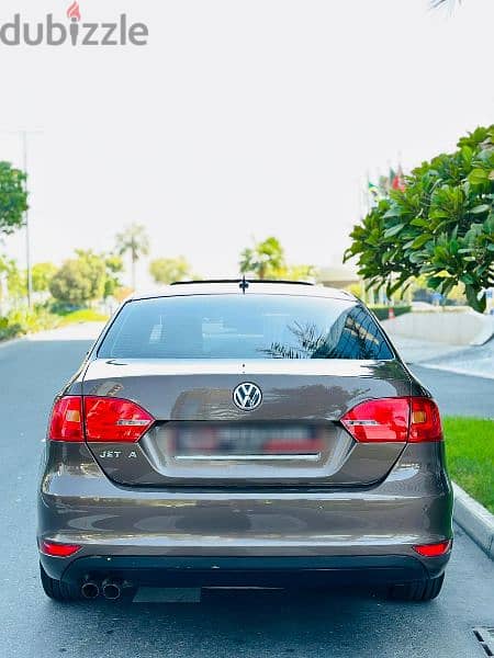 Volkswagen Jetta 2014 model. full option. very low mileage Driven 10