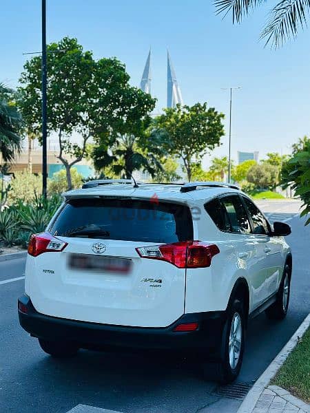 Toyota Rav 4 2013 model. Single owner used. 4 wheel drive. full option. 9