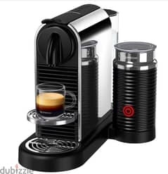 Nespresso Coffee Machine with creamer "Almost new"