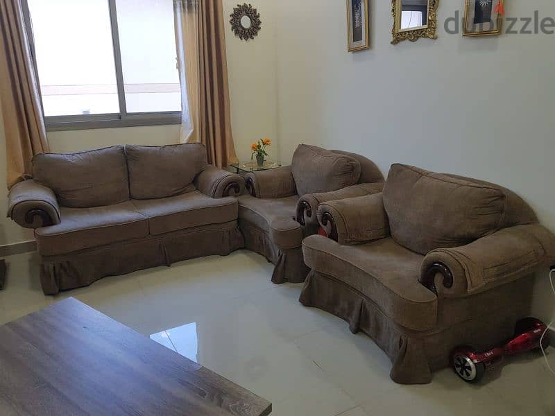 5 seater sofa good condition 2