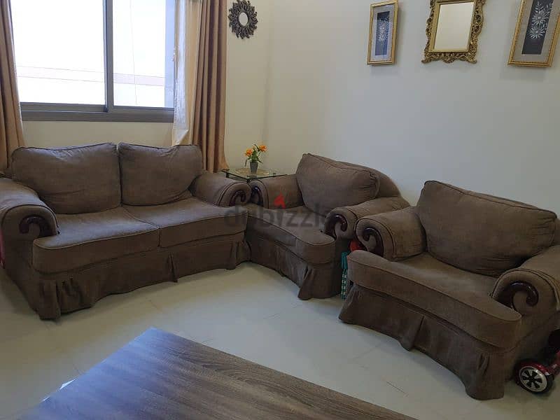 5 seater sofa good condition 3